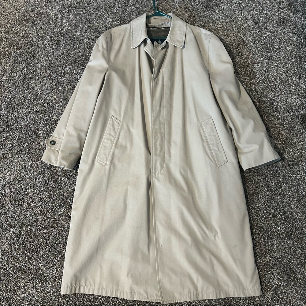London Fog men’s 42 Regular Classic tan trench coat fall layer classic preppy